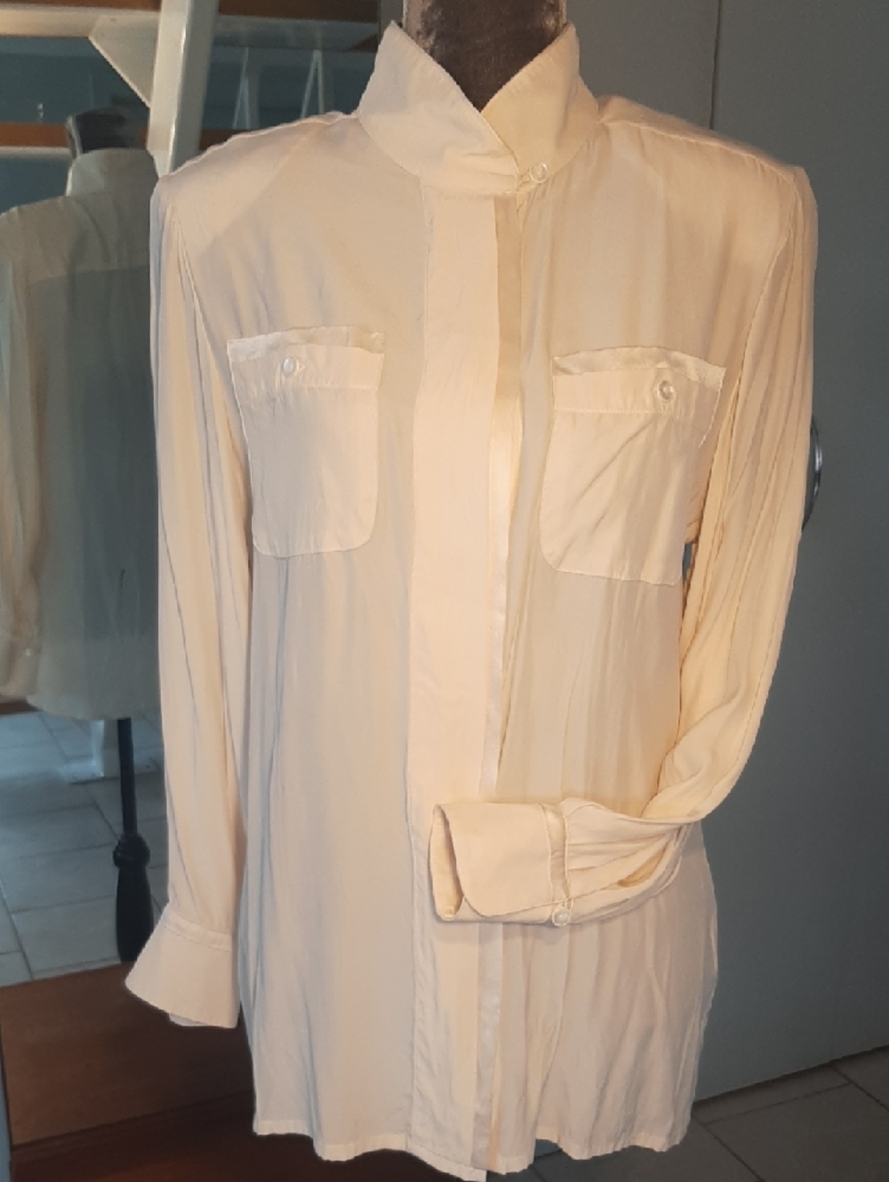 Peter Nygard💝100%SILK VINTAGE Cream Stand-Collar Button-Front Blouse Sz 8 - Picture 2 of 13